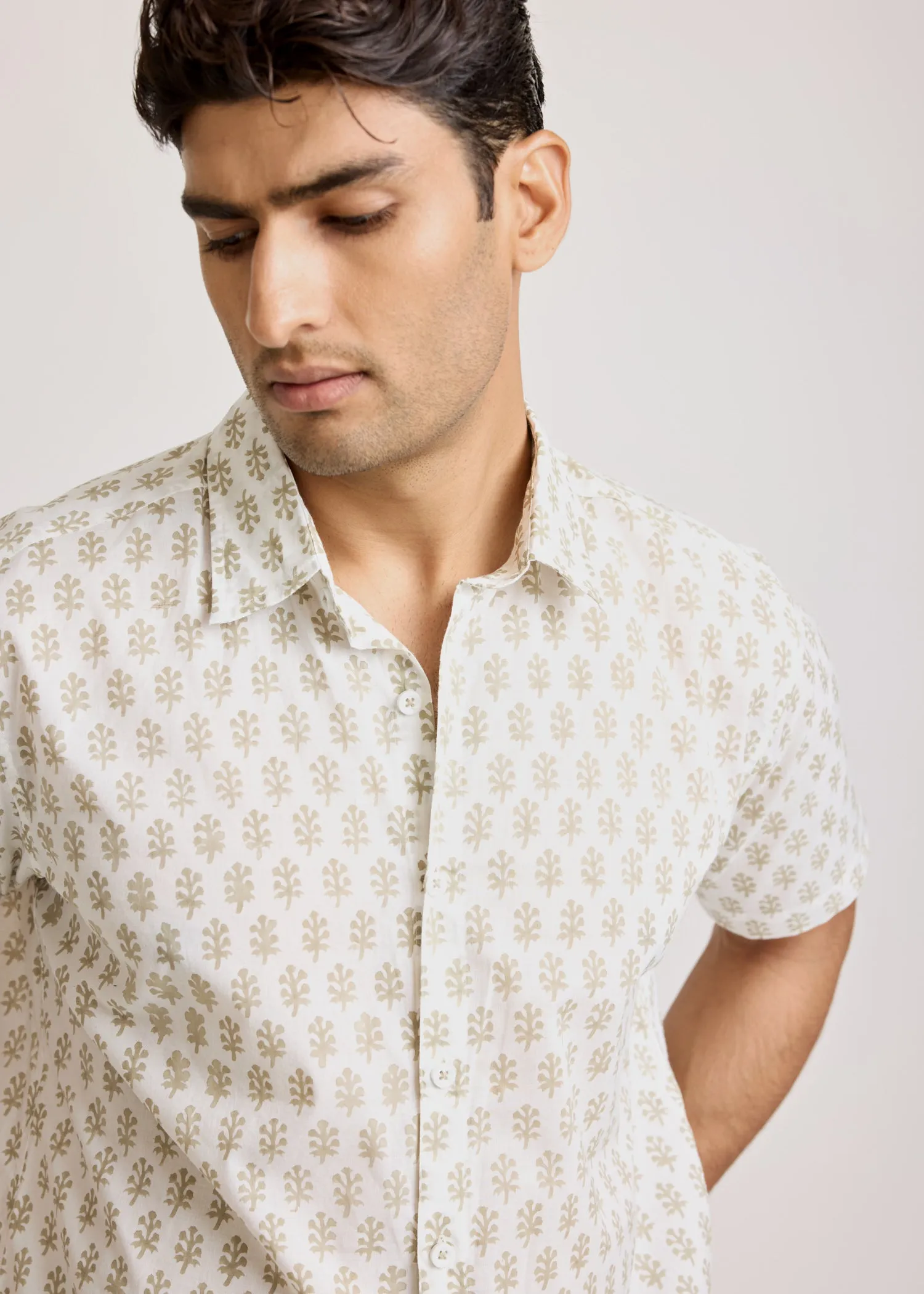 Half sleeves Printed Shirt - Grey