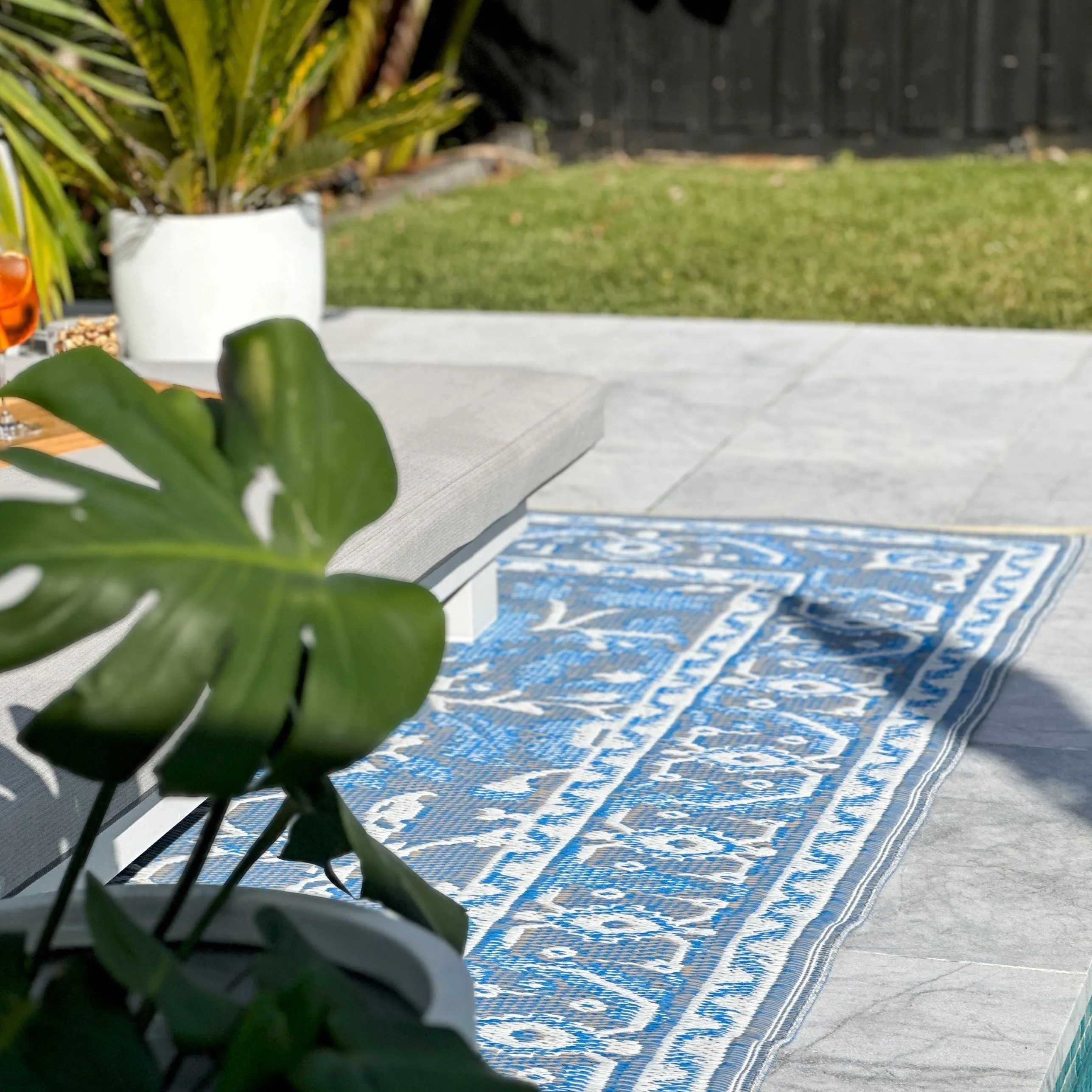 Nain Blue Recycled Plastic Outdoor Rug