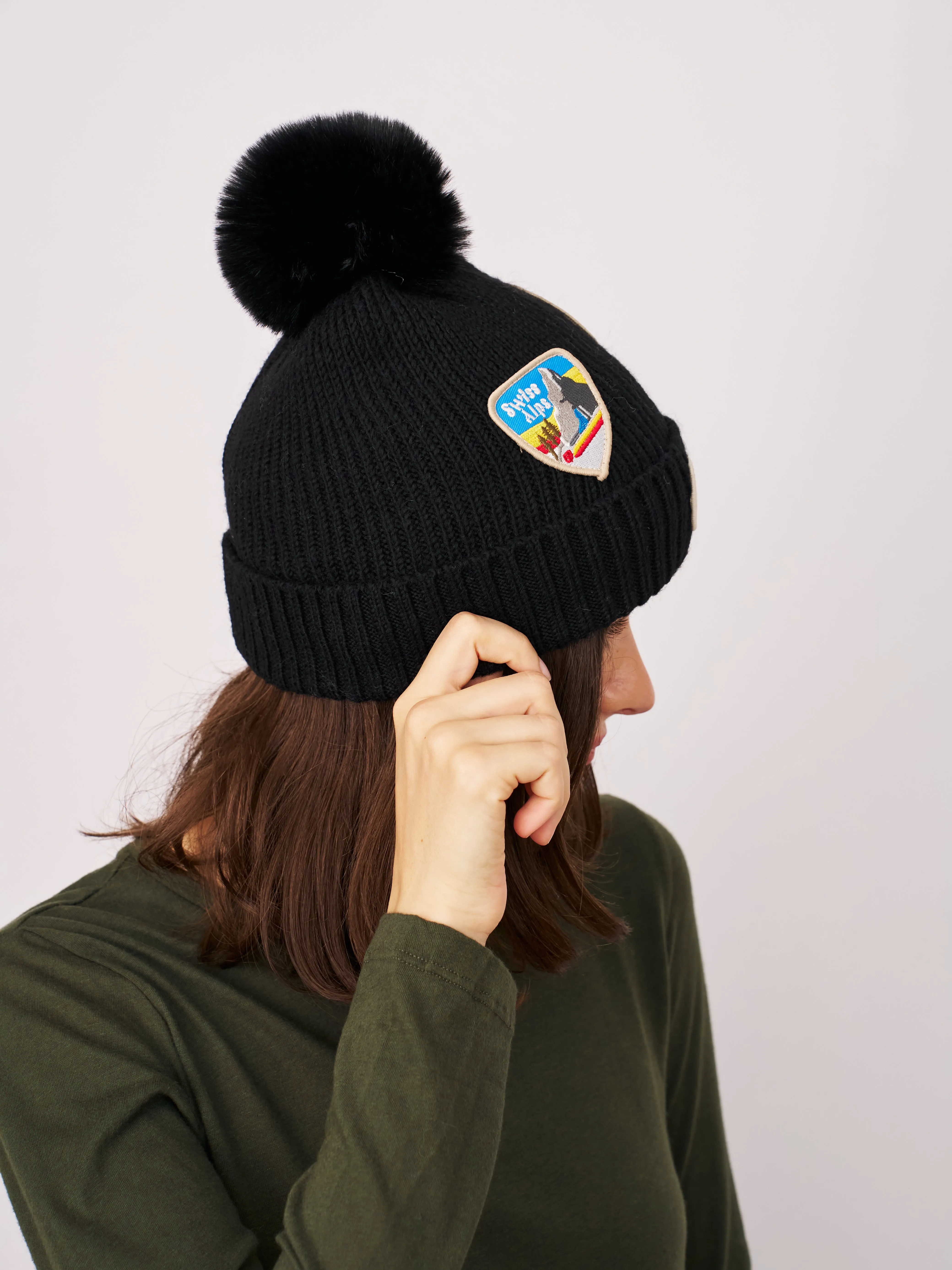 RIBBED POMPOM BEANIE WITH SWISS ALP PATCH - BLACK