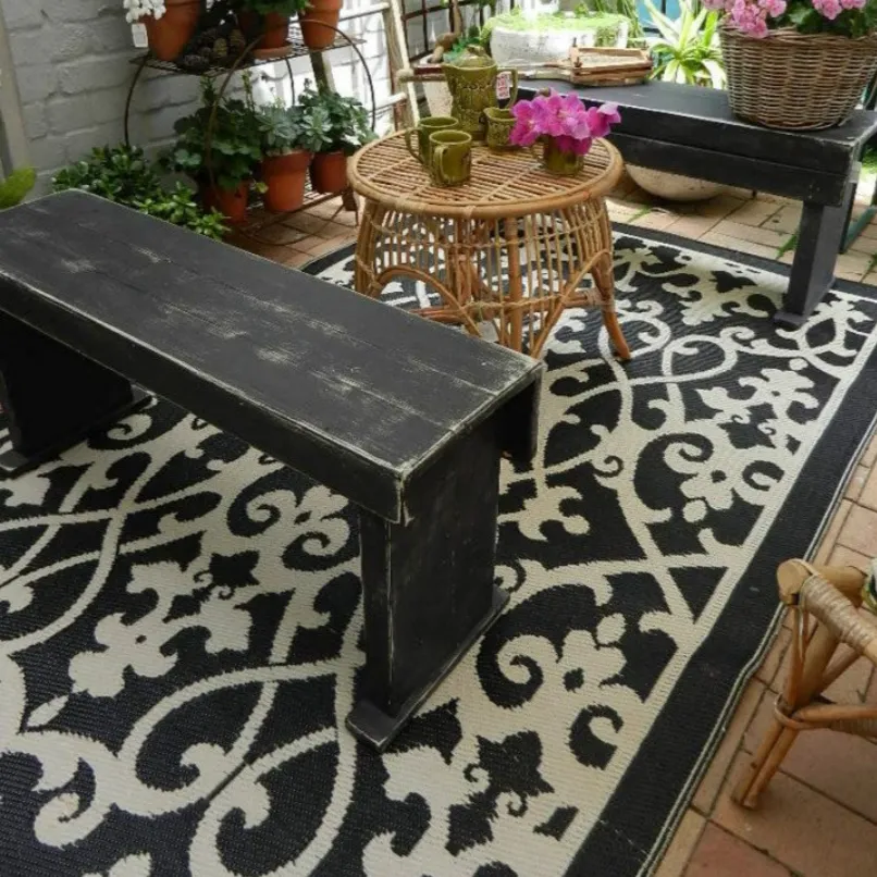 Venice Black and Cream Traditional Recycled Plastic Outdoor Rug